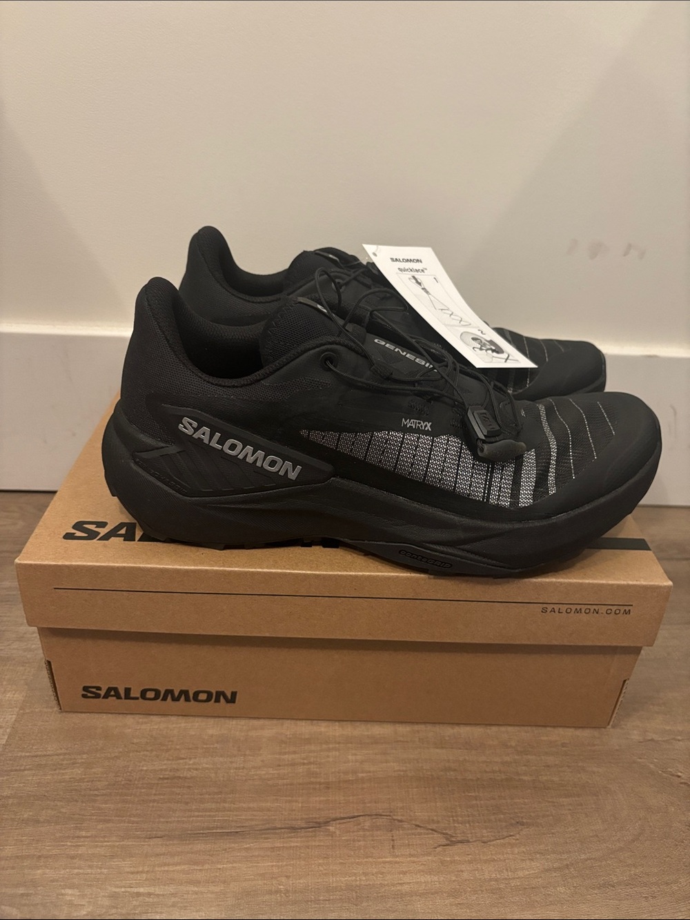 Salomon Men's Genesis Black & silver size 8 new with box